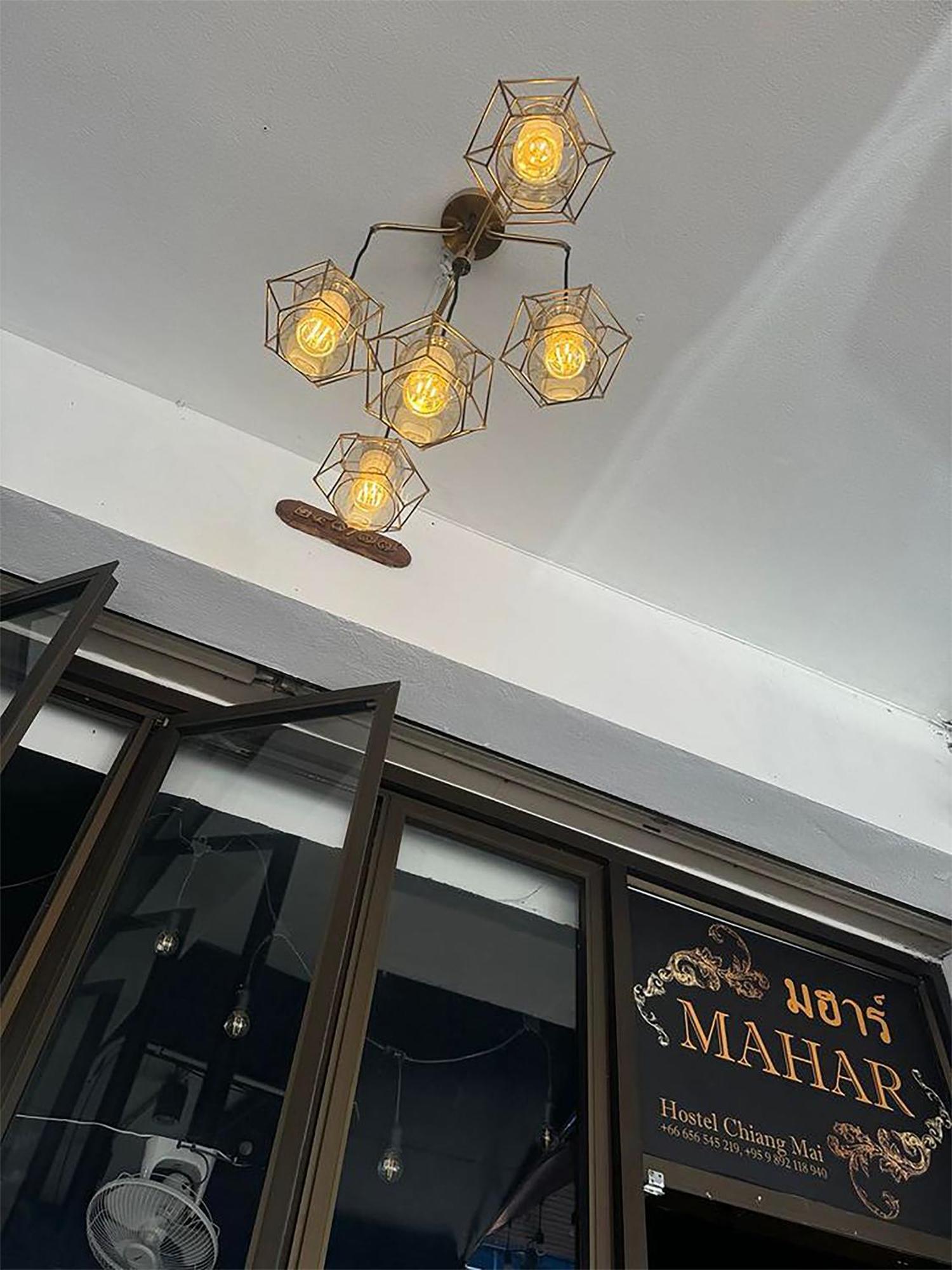 Mahar Hostel Chiangmai เชียงใหม่ ภายนอก รูปภาพ
