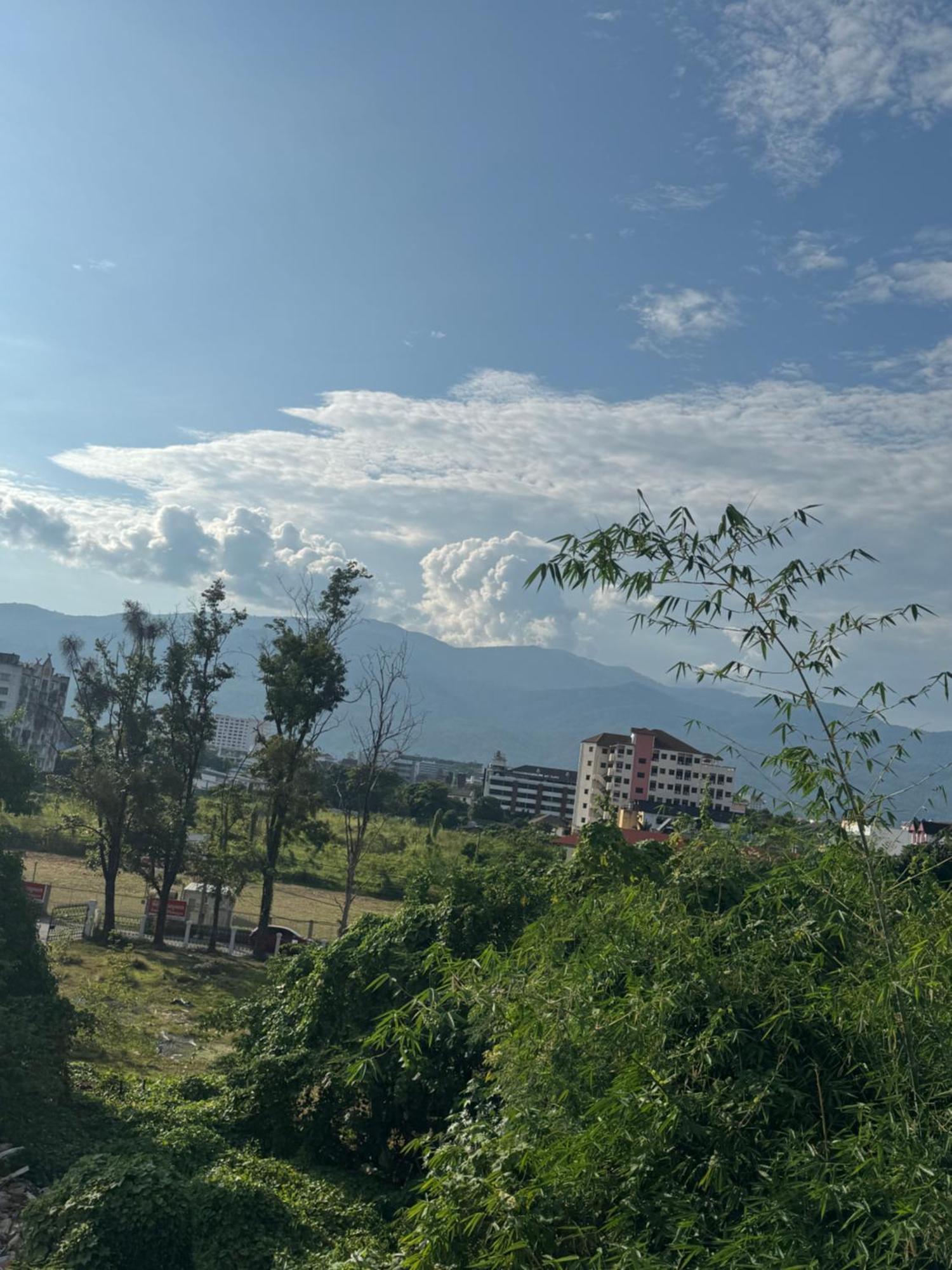 Mahar Hostel Chiangmai เชียงใหม่ ภายนอก รูปภาพ
