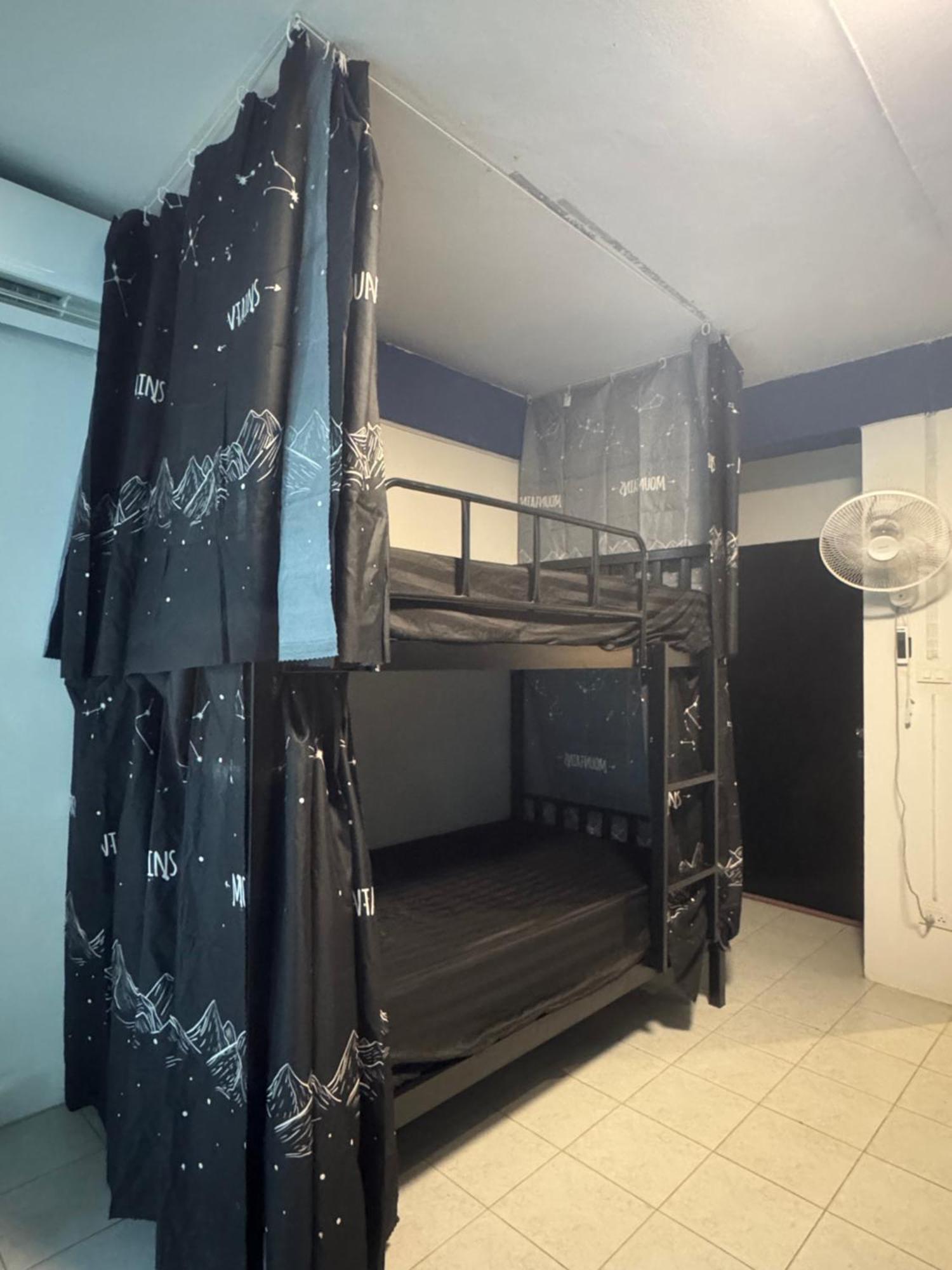 Mahar Hostel Chiangmai เชียงใหม่ ภายนอก รูปภาพ