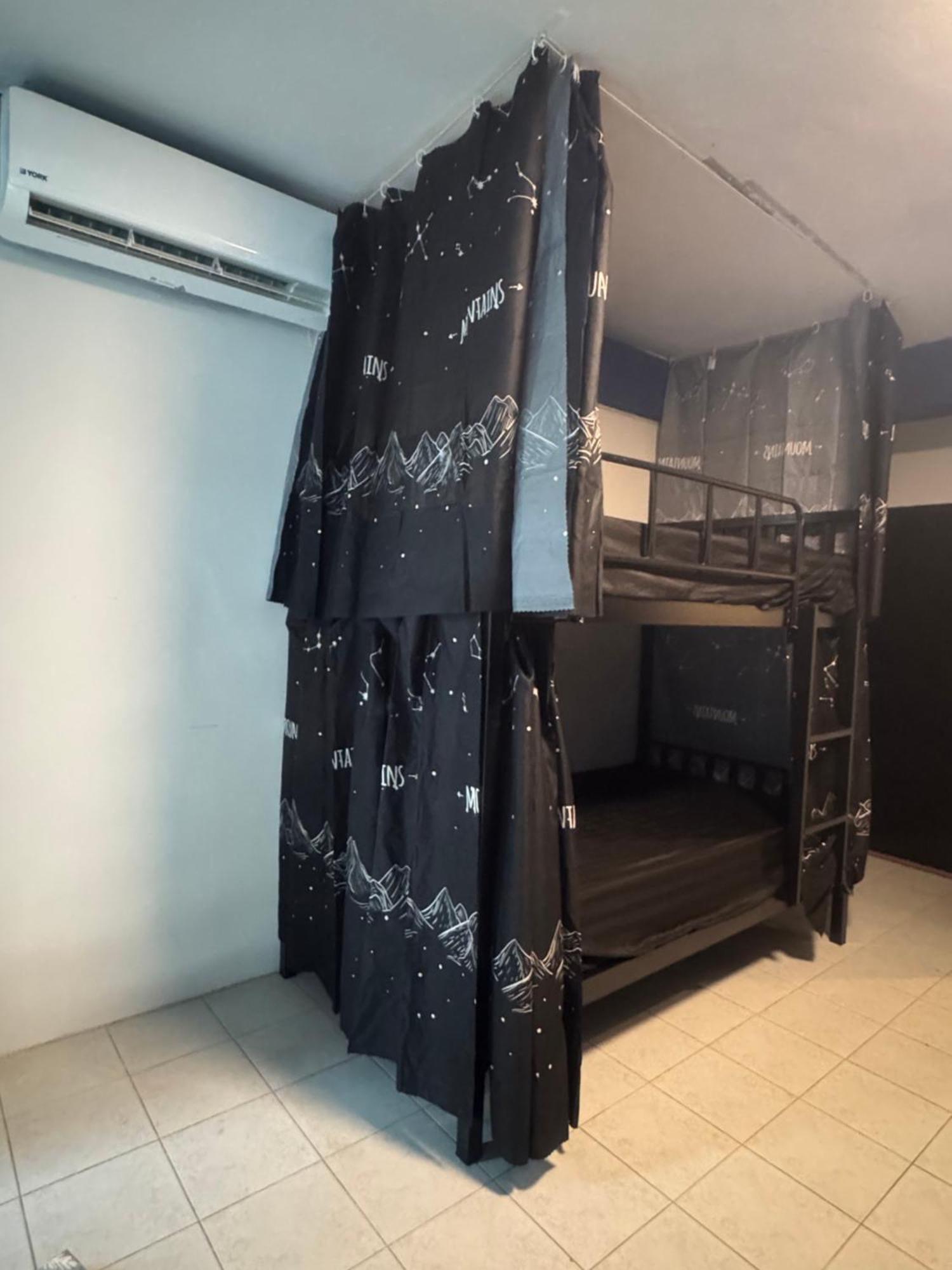 Mahar Hostel Chiangmai เชียงใหม่ ภายนอก รูปภาพ