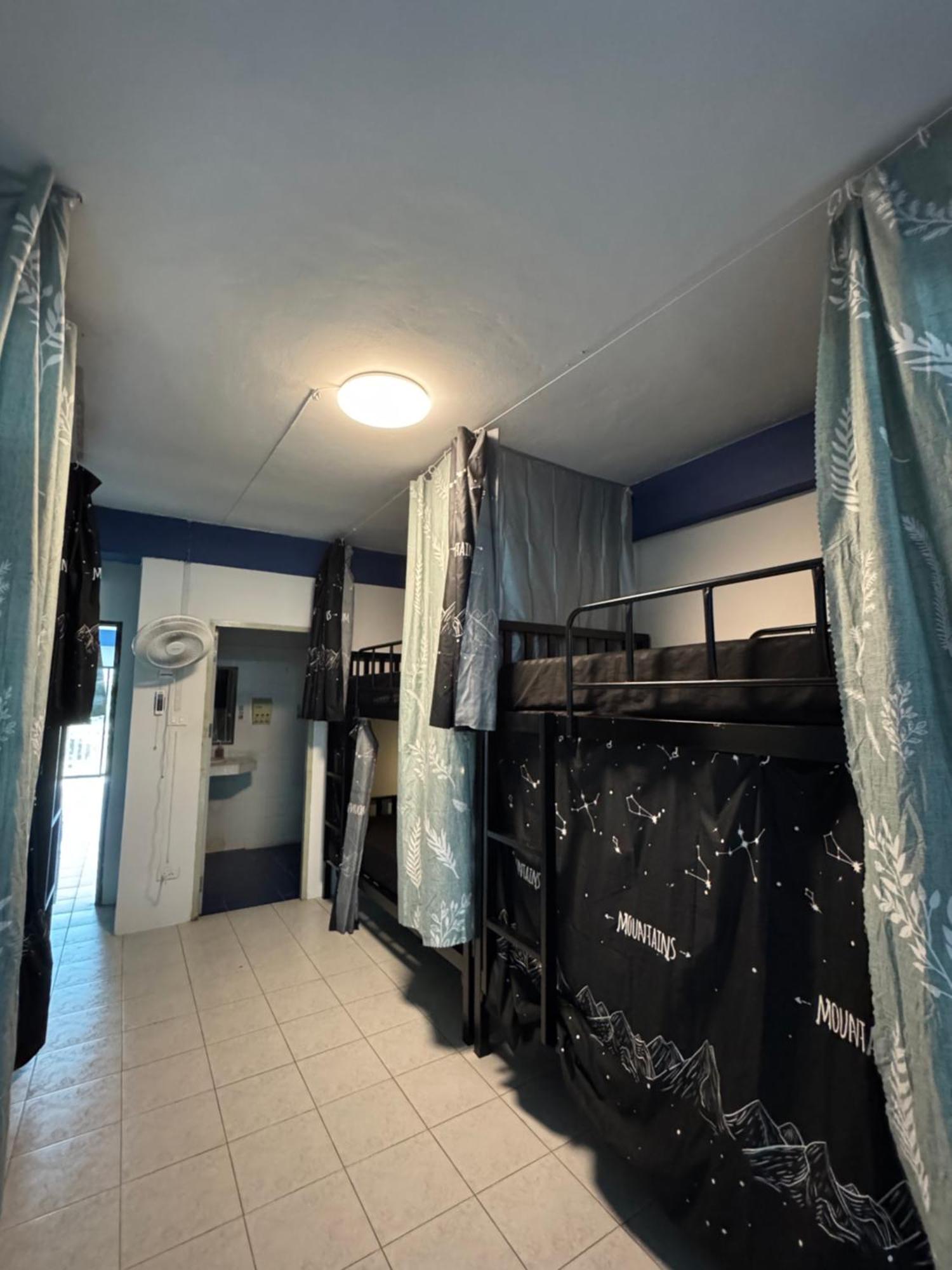 Mahar Hostel Chiangmai เชียงใหม่ ภายนอก รูปภาพ