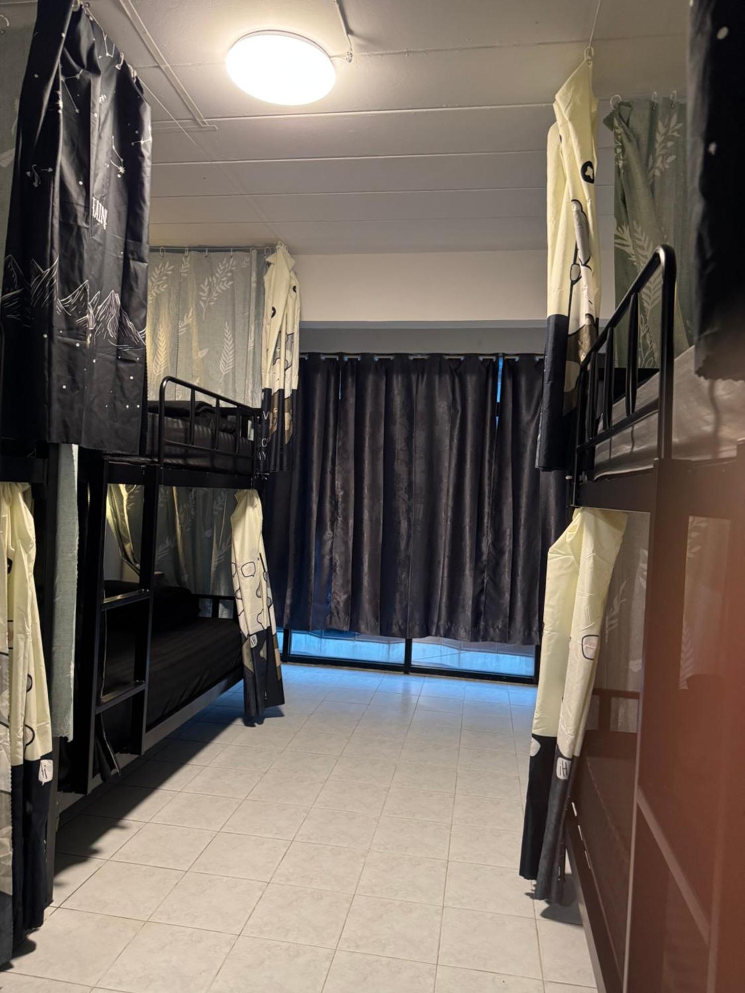 Mahar Hostel Chiangmai เชียงใหม่ ภายนอก รูปภาพ